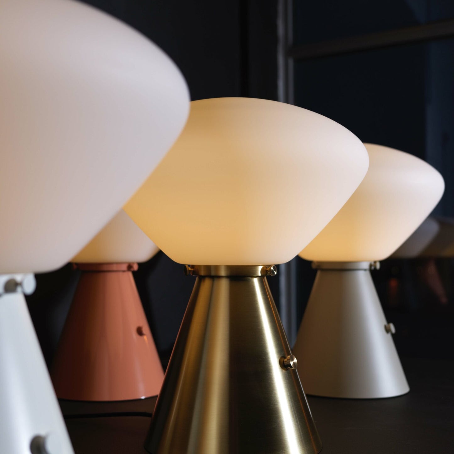 Ottilia Table