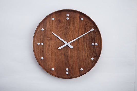 FJ CLOCK - designet af Finn Juhl