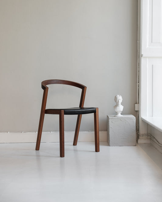 U CHAIR