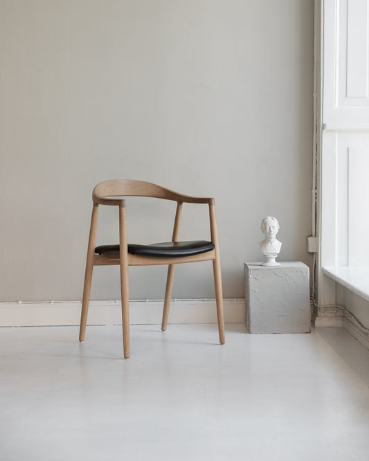 Hata chair